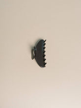 Load image into Gallery viewer, Medium 4" Hair Claw Clip