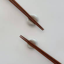 Load image into Gallery viewer, Pebble Ceramic Chopstick Rests