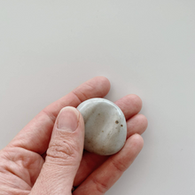 Load image into Gallery viewer, Pebble Ceramic Chopstick Rests