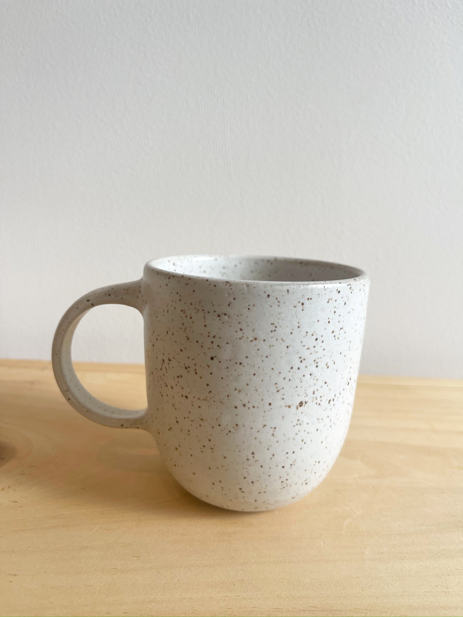 Round Mug - white